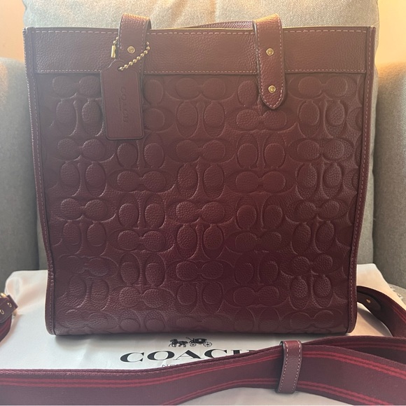 Authentic- Field Tote In Signature Leather - Picture 1 of 5